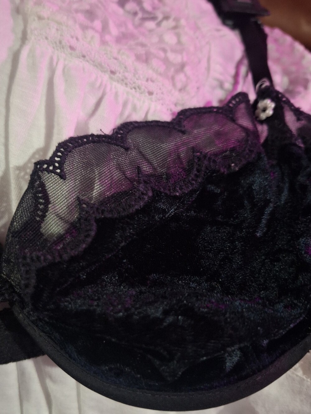 Vintage Black Lace Velvet Underwire Bra - Women's Intimates
